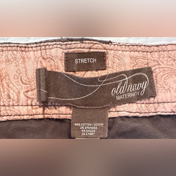 225. Ladies Old Navy Maternity Vintage Brown Stretch Capri Pant - Picture 3 of 9